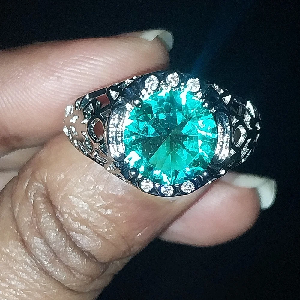 Classic 925 Green and Silver Ring with Intricate Metalwork Sz 10
